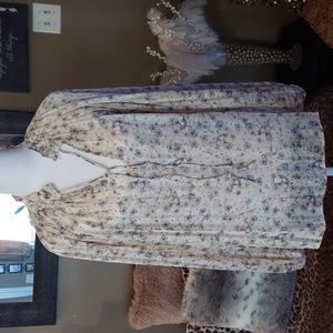 Beautiful spring blouse NWT